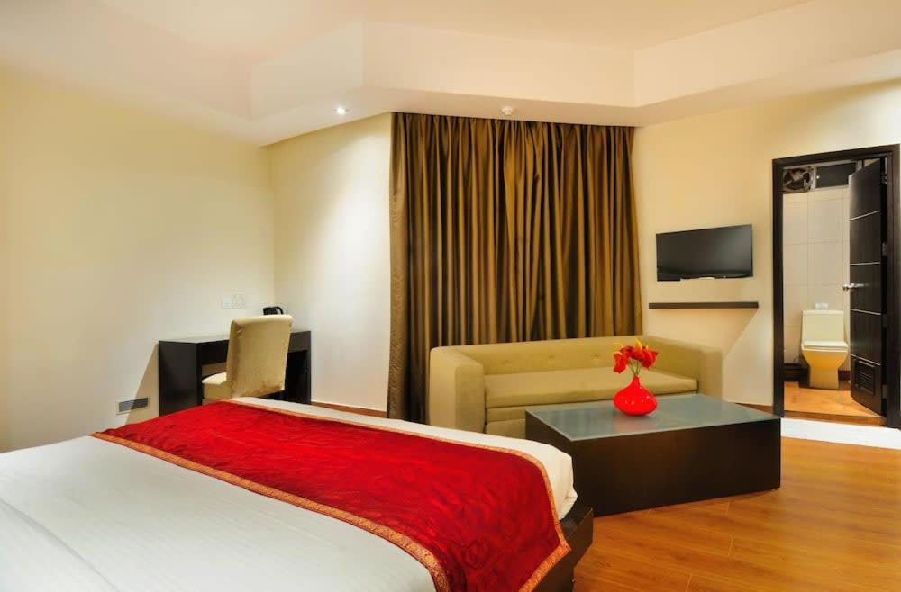 Zenith Hotel - Delhi Airport نيودلهي المظهر الخارجي الصورة