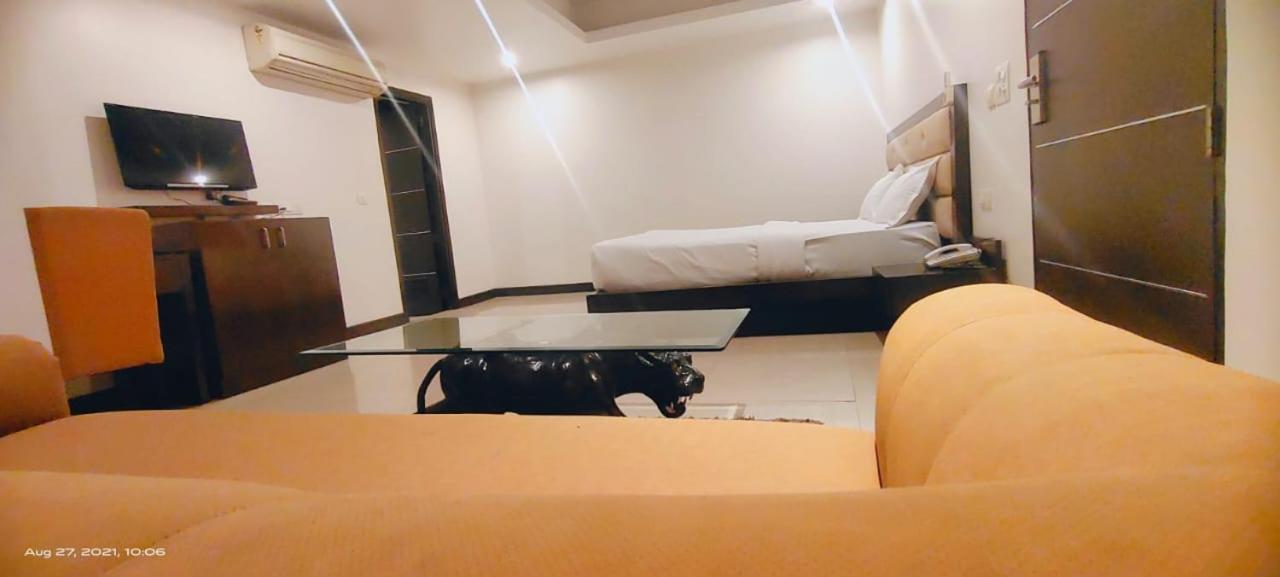 Zenith Hotel - Delhi Airport نيودلهي المظهر الخارجي الصورة