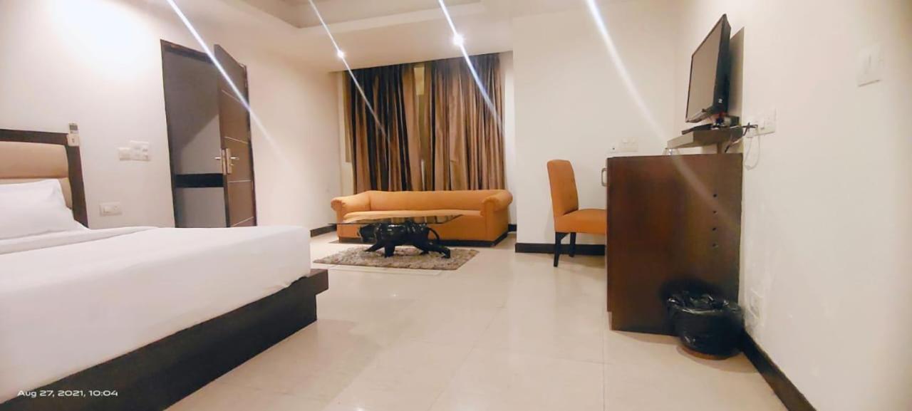 Zenith Hotel - Delhi Airport نيودلهي المظهر الخارجي الصورة